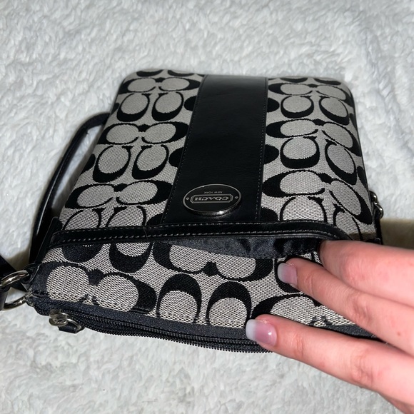 Coach Crossbody Strap Handbag - Picture 7 of 8
